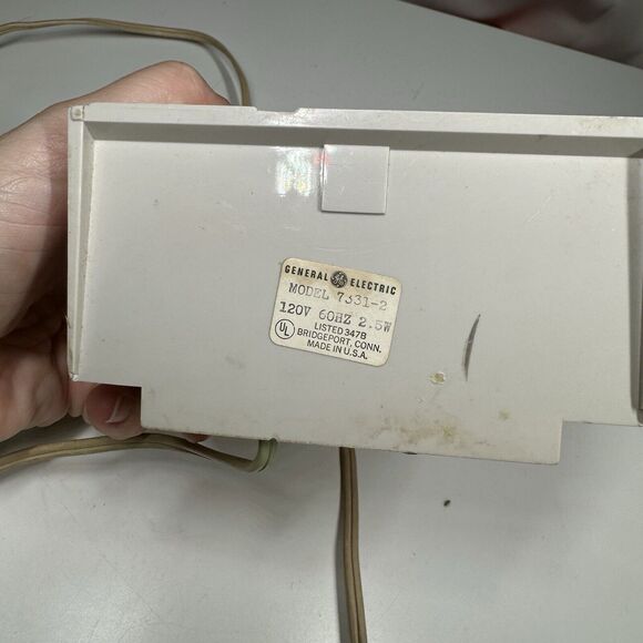 Vintage MCM General Electric (GE) Model 7331-2 Snooz-Alarm Clock - Tested Works - Picture 6 of 9